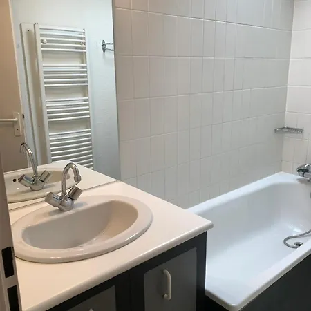 A De Bigorre 56 M² Avec Balcon Apartment *